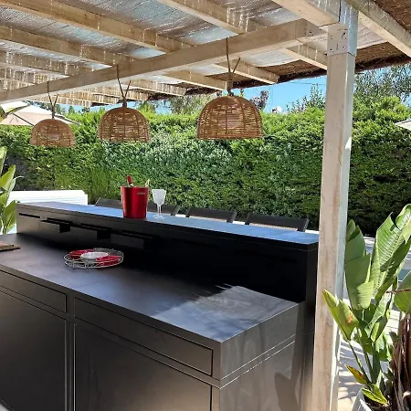 La Eucalyptus, Swimming Pool & Riviera Garden * Антіб